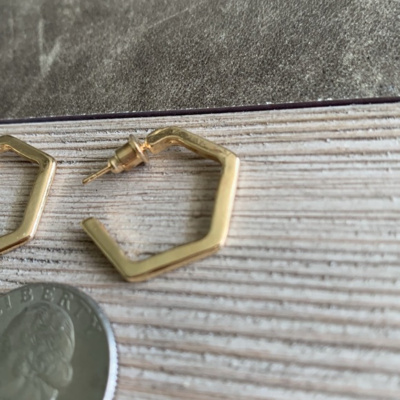 6/$8 NEW Gold Tone Hoop Earrings - Picture 8 of 14